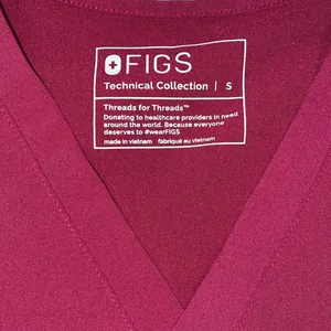 FIGS nurses scrub top size small thumbnail 3