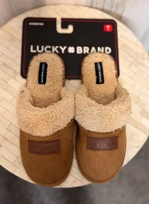 Lucky Brand Women’s Tan Plush Slippers Size Small 7/8 Cozy Faux Fur Indoor House thumbnail 1