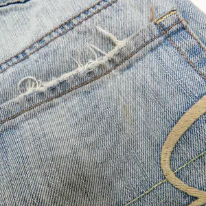 American Eagle Hi-Rise Festival Pocket Ripped Denim Jean Shorts Size 6 thumbnail 4