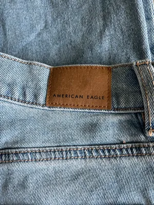American Eagle Super High Rise Straight Jeans Size 12 Womens Light Wash Blue thumbnail 5