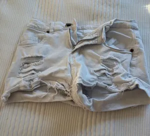 White Jean Shorts American Eagle thumbnail 1