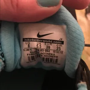 Blue and black Nike revolution 3 shoes thumbnail 3