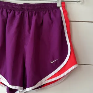 Nike Women's Purple and Pink Running Shorts Sz S thumbnail 2