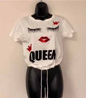 white queen graphic tee with red lips sequence, covered and eyelashes #loungewea thumbnail 1