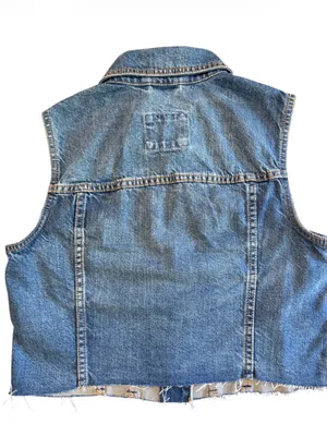 Abercrombie & Fitch Distressed Denim Vest, Small, NWT thumbnail 2