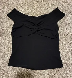 Off The Shoulder Black Crop Top Size XS thumbnail 1