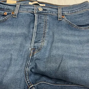 Levi's Wedgie Straight Stretch Denim Jeans 32 x 28 High Rise Cropped Distressed thumbnail 5