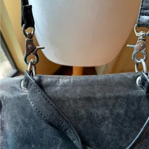 Elegant Black Leather Shoulder Bag thumbnail 6