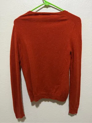 Saks Fifth Avenue 100% Cashmere V-Neck Sweater Small Rust Old Money thumbnail 2