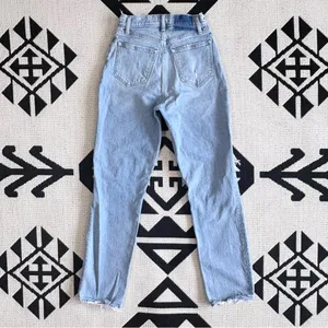 Abercrombie & Fitch Curve Love 90s Ultra High Rise Straight Ripped Jeans Size 25 thumbnail 7