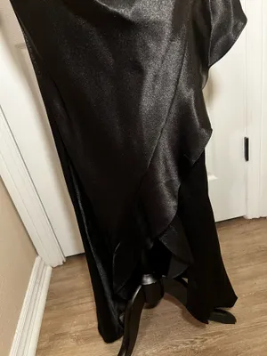 David's Bridal Black Off-Shoulder Satin Fancy Bridesmaid Wedding Guest Dress thumbnail 7