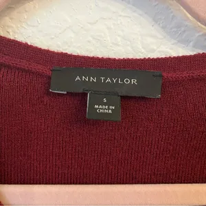 Ann Taylor Wool Blend‎ Short Sleeve Peplum Sweater Small Burgundy Maroon thumbnail 4