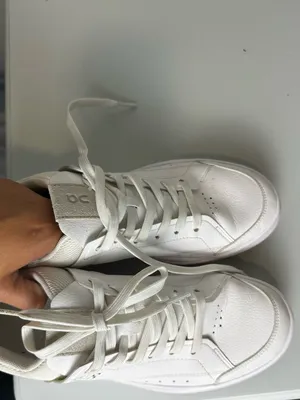 On The Roger Centre Court Tennis Sneaker‎ Women’s Sz 8 thumbnail 8