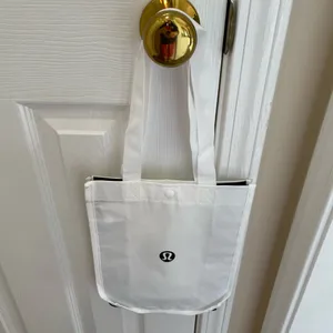 Reusable Lululemon Bag thumbnail 2