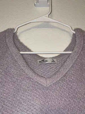 Hollister Lilac Purple Fuzzy V Neck Sweater Small Long Sleeve Balloon Cuffs thumbnail 3