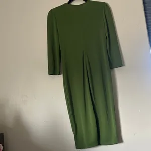 Lark & Ro Olive Green V-Neck Twist Midi Dress Sz Small thumbnail 7