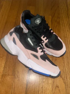 adidas 2018 Womens Falcons Black & Pink Runner Sneakers size 10 thumbnail 4