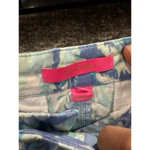 Lilly Pulitzer Womens Shorts 10 Blue Scalloped Hem Buttercup Floral Print thumbnail 5