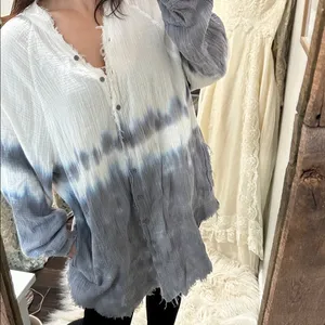 FANTASTIC FAWN Women's Blue & White ombré Button-Up Top size medium oversized w thumbnail 4