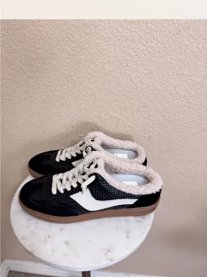 DOLCE VITA Women’s Black & White Faux-Shearling Lined Sneaker Mules thumbnail 4