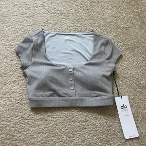 Crop Top thumbnail 3