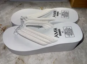 white platform flip flops Size 8 thumbnail 1