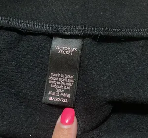Victoria's Secret-Medium thumbnail 3