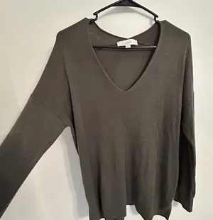 Loft Soft Knit V-Neck Pullover Lightweight Sweater Shirt Olive‎ Green Size M thumbnail 1
