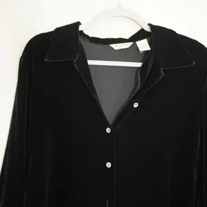 Eddie Bauer Black Velvet Silk Button Front Blouse Long Sleeve Whimsigoth Vintage thumbnail 3