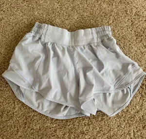 Lululemon Hotty Hot 2.5" Low-Rise thumbnail 1