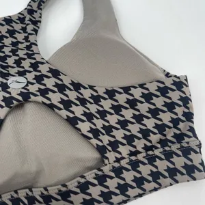 GOTTEX Sports Bra Size Extra Small Houndstooth NWT Black Athletic Gym Fitness thumbnail 8