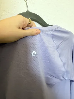 Lululemon Top  thumbnail 5