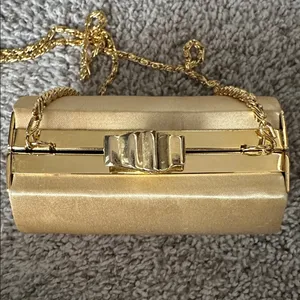 Jessica McClintock GUC gold satin evening bag. Long removable crossbody chain. thumbnail 5