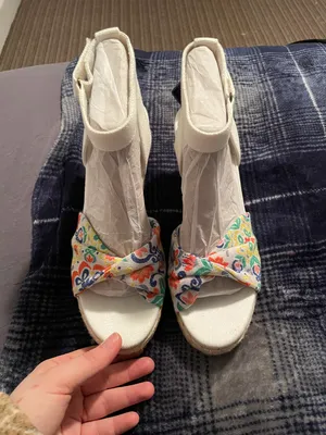 Toms Wedge Heels thumbnail 2