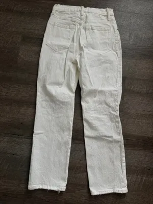 Abercrombie white distressed 90s straight ultra high rise jeans thumbnail 3