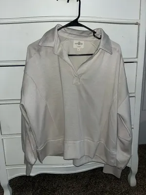 Boutique Top thumbnail 1