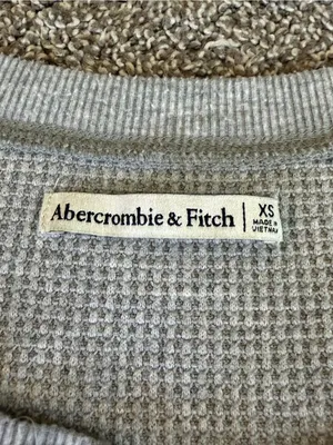 Abercrombie & Fitch Gray Waffle Knit Crop Henley Tee XS thumbnail 5