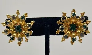 Vintage Gold Tone Cluster Starburst Statement Earrings Green‎ Stones Twist Backs thumbnail 1