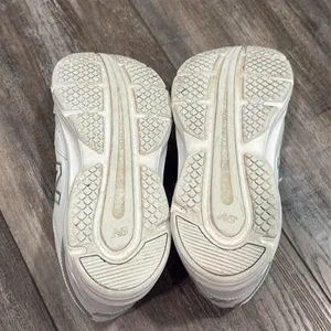 Women’s White New Balance 411 size 10 thumbnail 9