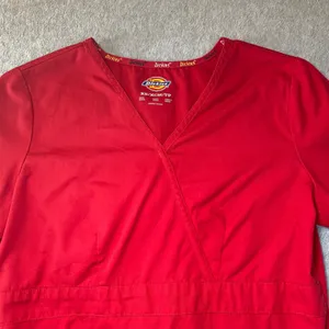 Dickies Scrub Top Women's Sz XS Red Mock Wrap Empire Waist‎ Medical Nursing Work thumbnail 3