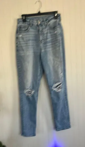 Outfitters Mom Jeans thumbnail 1