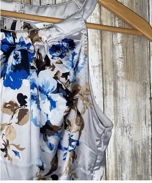 White House Black Market Lavender Floral Sleeveless Blouse •XS thumbnail 2