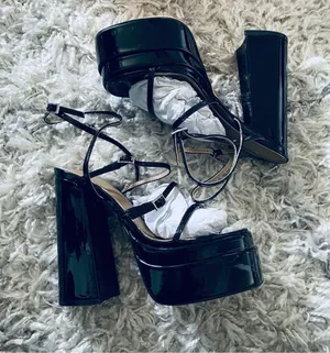 NIB Black Patent Platform Heels Size 6 thumbnail 2
