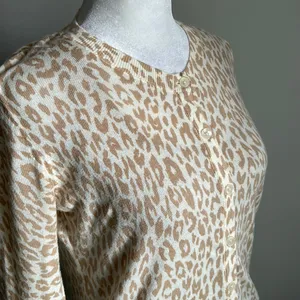 GAP Women's Leopard Print Button-Front Crewneck Cardigan Lightweight Sweater thumbnail 2