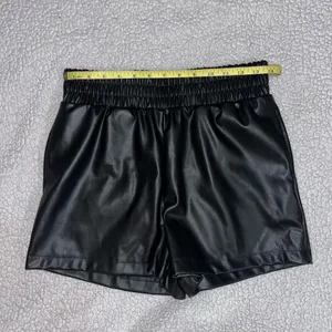 Faux Leather Shorts Black Size M thumbnail 8