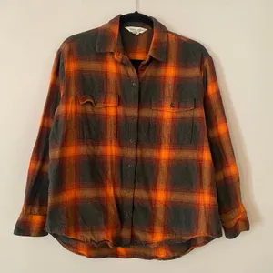 Old Navy Evermore Flannel The Boyfriend Shirt Orange Black Plaid Women's Medium thumbnail 1