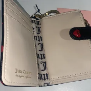 Juicy Couture Heart Design Valentines‎ Day Wallet thumbnail 4