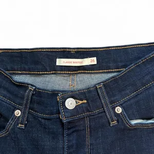 Levi's Classic Bootcut Jeans Women's 26 Dark Wash Mid Rise Stretch Denim thumbnail 2
