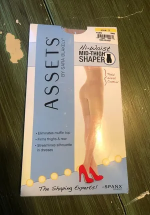 Assets by Spanx NEW Hi-Waist Mid-Thigh Shaper Nude Size 2 thumbnail 1