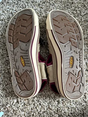 KEEN Women's Beige sandals thumbnail 2